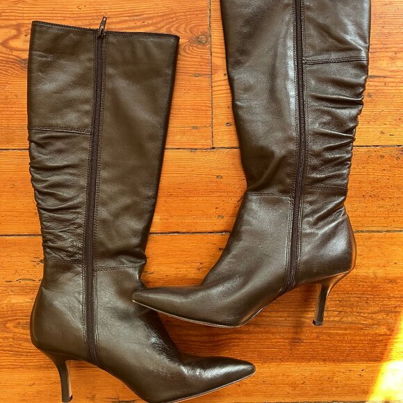 Leather Black Knee Boot- Pointed Toe - Picture 3 of 6